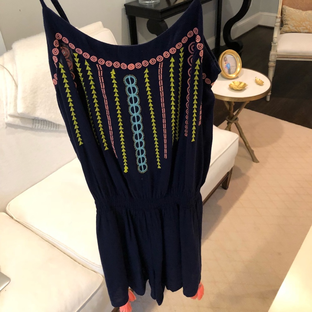 Lilly Pulitzer Beeler romper in navy. Size xs.